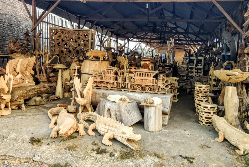 Perusahaan terutama di bidang pengolahan kayu di Batang terancam tutup. Ilustrasi.