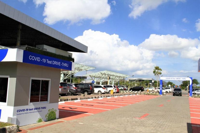 Farmalab selaku pengelola Airport Health Center di bandara PT Angkasa Pura II (Persero) menurunkan tarif layanan rapid test antigen untuk skrining Covid-19 dari Rp 99.000 menjadi Rp 85.000. 