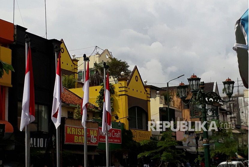 Fasad bangunan asli di sepanjang Malioboro akan dipertahan.ada tiga fasad indische Cina dan czmpursn Cina Jawa akan mulai direvitalisasi 2019 