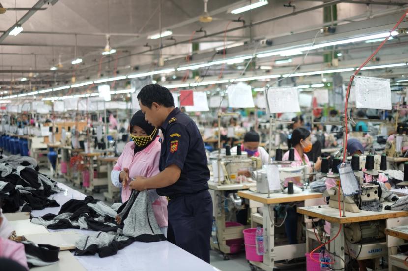 Fasilitas Kawasan Berikat telah memainkan peran penting dalam mendukung dan memajukan industri tekstil di Indonesia. Pemberian insentif fiskal kawasan berikat diatur dalam beberapa aturan yang salah satunya adalah Peraturan Menteri Keuangan Nomor 131 tahun 2018 jo Peraturan Menteri Keuangan Nomor 65 Tahun 2021 tentang Kawasan Berikat.