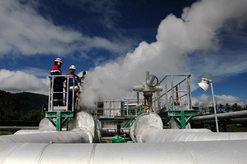 Fasilitas PT Pertamina Geothermal Energy (PGE) Area Lumut Balai, Muara Enim, Sumatra Selatan. Indonesia diyakini akan menjadi pusat industri panas bumi berskala dunia di masa depan, dilihat dari besarnya potensi panas bumi yang dimiliki.