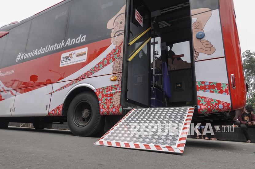 Fasilitas ramah difabel tersedia di Bus Trans Banyumas yang diluncurkan oleh Kementerian Perhubungan.