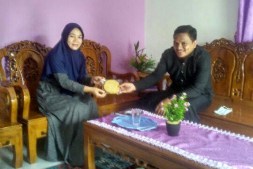 Fasilitator MDI Rumah Zakat melakukan kunjungan kepada para Penerima Manfaat (PM) Kelurahan Banjar Serasan, Pontianak. 
