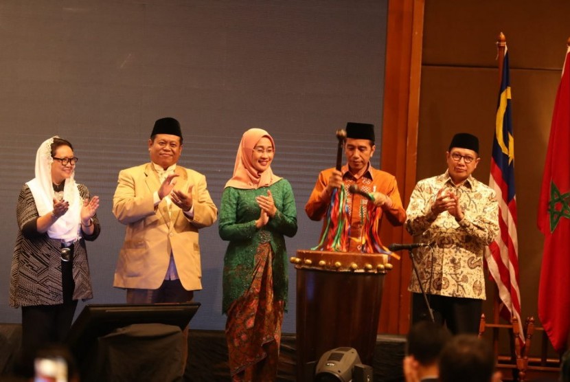 Fatayat NU menggelar acara bertajuk The International Young Moslem Women Forum (IYMWF) di Jakarta. Acara yang dibuka oleh presiden Jokowi ini dihadiri oleh ratusan peserta dari dalam dan luar negeri. 