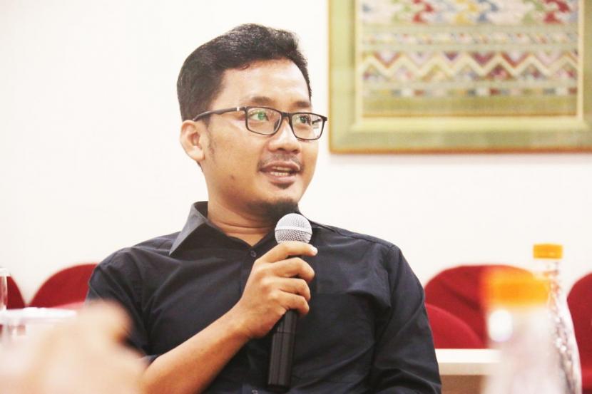Fathurrochman Karyadi, lulusan Sekolah Pascasarjana UIN Syarif Hidayatullah Jakarta dan  anggota Masyarakat Pernaskahan Nusantara (Manassa).