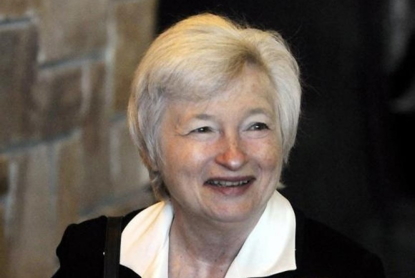 Federal Reserve Bank of San Francisco President Janet Yellen arrives at the Jackson Hole Economic Symposium in Jackson Hole, Wyoming in this August 21, 2009. (file photo)