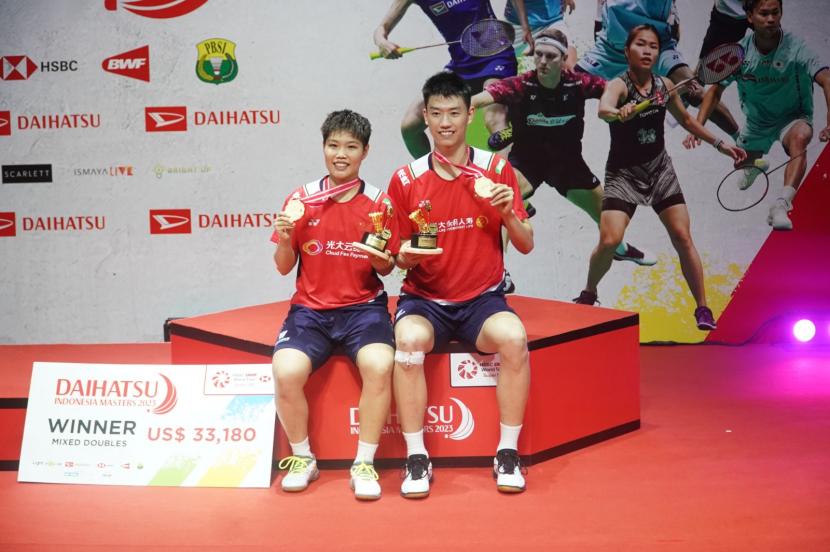 Feng Yan Zhe/Huang Dong Ping, sang juara ganda campuran Indonesia MAsters 2023 
