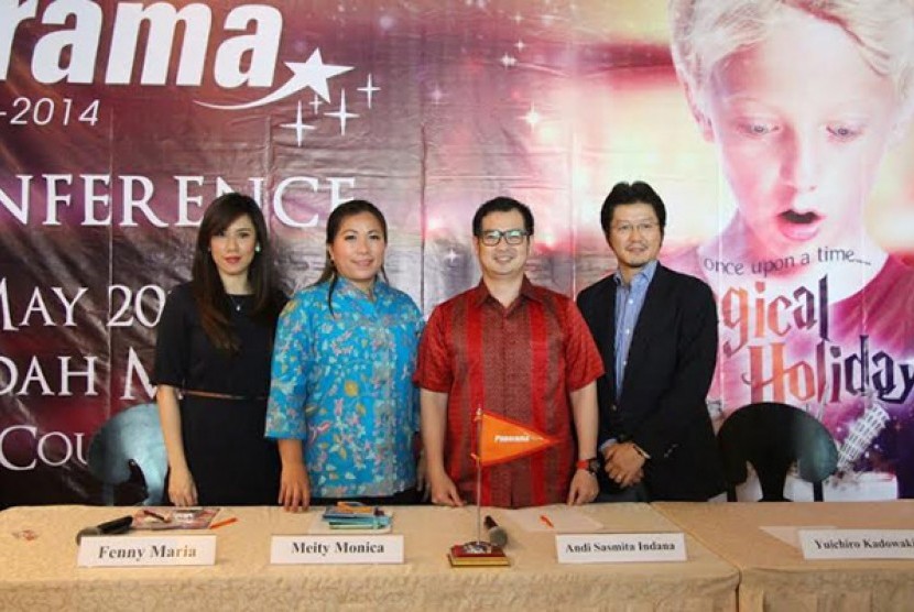  Fenny Maria - Vice President Free Individual Traveller & Business Development Panorama Tours, Meity Monica - Managing Director Leisure Tour Management Panorama Tours, Andi Sasmita Indana – Marketing Manager Royal Caribbean dan Yuichiro Kadowaki – Presiden