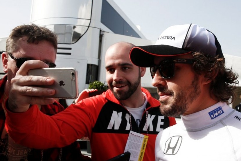 Fernando Alonso (kanan)