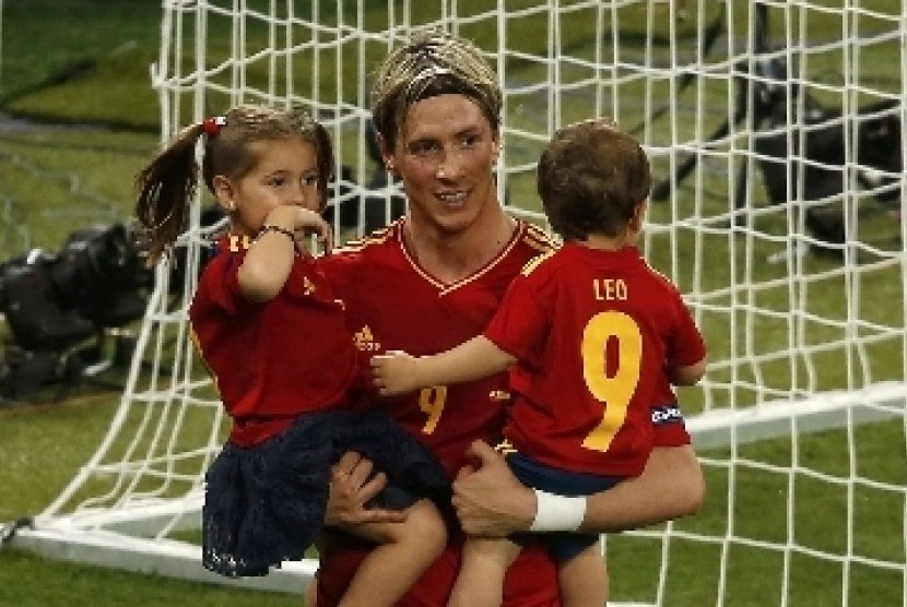 Fernando Torres dan kedua buah hatinya.