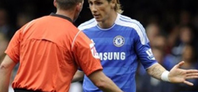 Fernando Torres dapat kartu merah