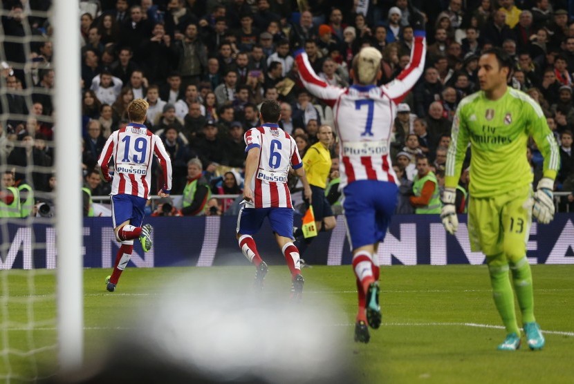 Fernando Torres merayakan gol saat melawan Real Madrid pada ajang perdelapan final Piala Raja