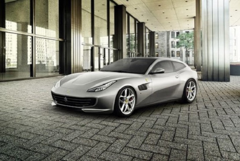 Ferrari GTC4Lusso T