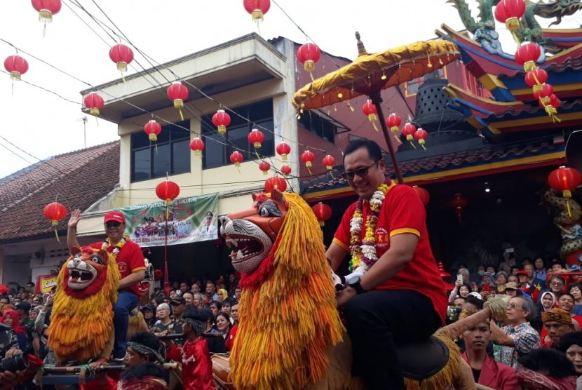 Festival Cap Go Meh menjadi hiburan warga kota Sukabumi