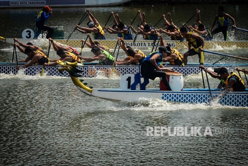 Festival Cisadane bermula dari festival Peh Cun yang berararti mendayung perahu oleh warga etnis Tionghoa di sepanjang aliran Sungai Cisadane, Tangerang