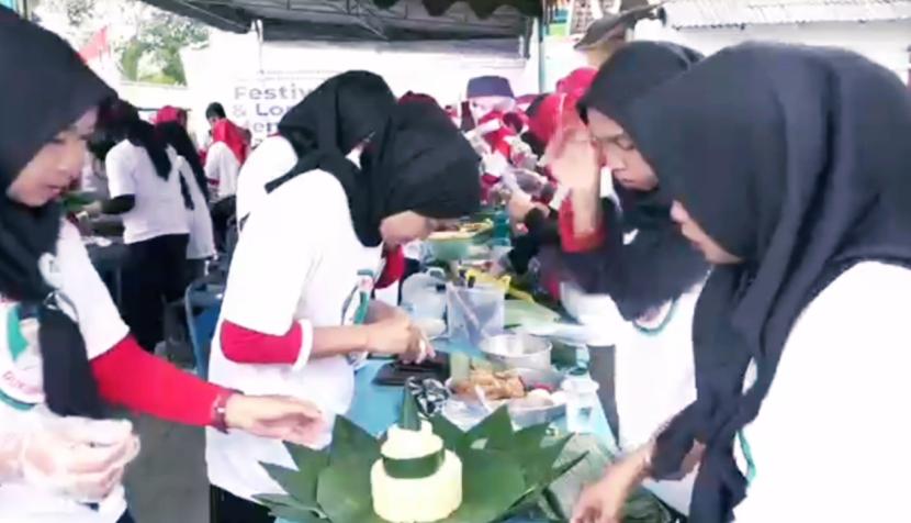 Festival dan Menghias Jajanan Nusantara bersama Majelis Taklim Al-Firdaus di Tulungagung, Jawa Timur. 