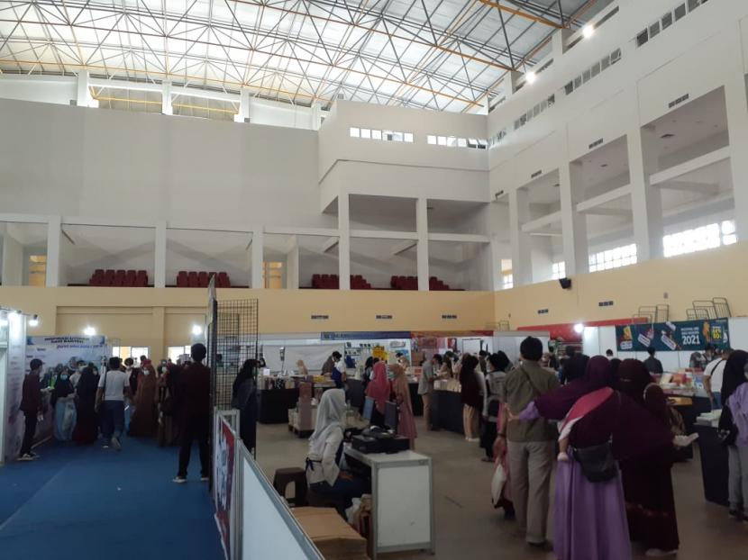 Festival Hari Buku Nasional 2021 di Auditorium Universitas Sultan Ageng Tirtayasa (Untirta), Kota Serang, Banten, Sabtu (29/5).
