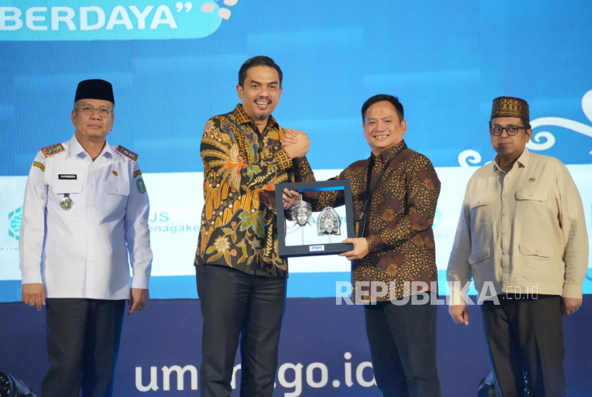 Festival Kemudahan dan Perlindungan Usaha Mikro yang digelar di Auditorium Universitas Tanjungpura, Senin (12/3/2025). 