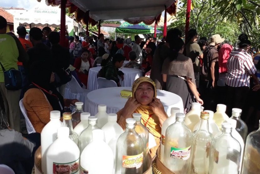 Festival Minum Jamu di Plaza Pasar Ngadem Kota Yogyakarta, Sabtu (17/2) sore.