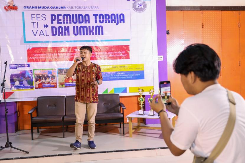 Festival pemuda Toraja yang di dalamnya terdapat lomba menyanyi lagu daerah, talk show dan pemutaran film tentang Toraja, Sulawesi Selatan. 