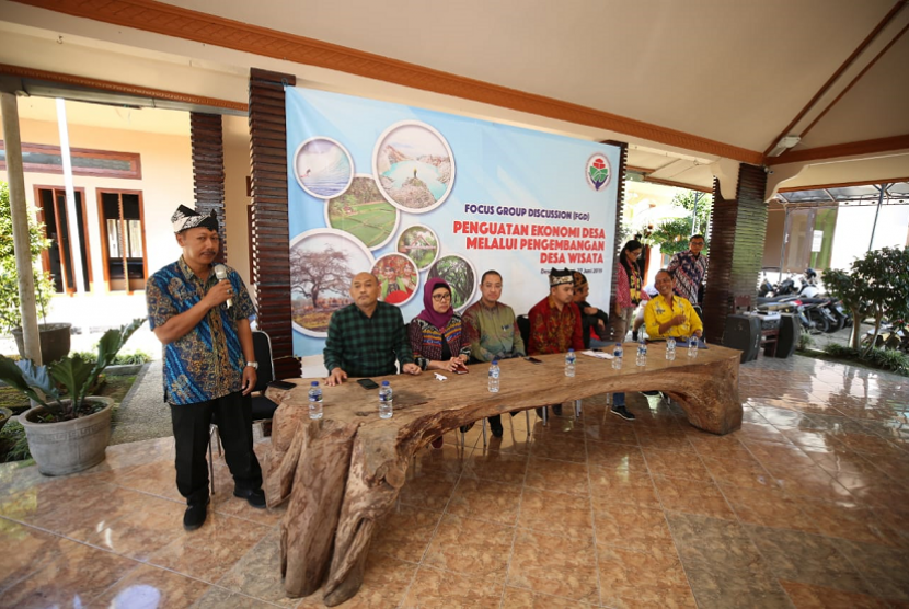 FGD penguatan ekonomi desa lewat sektor pariwisata di Pendopo Desa Tamansari, pada Kamis (27/6).