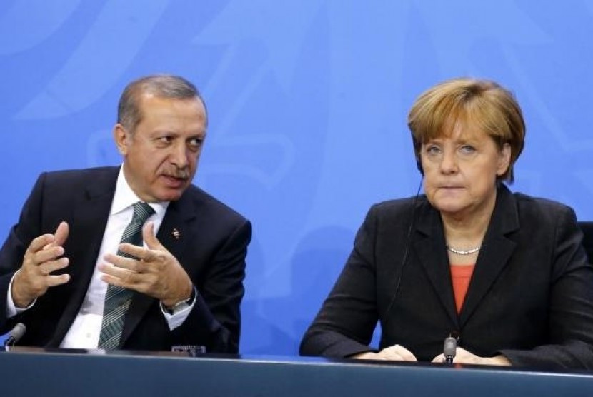 Presiden Turki Recep Tayyip Erdogan bersama Kanselir Jerman Angela Merkel.