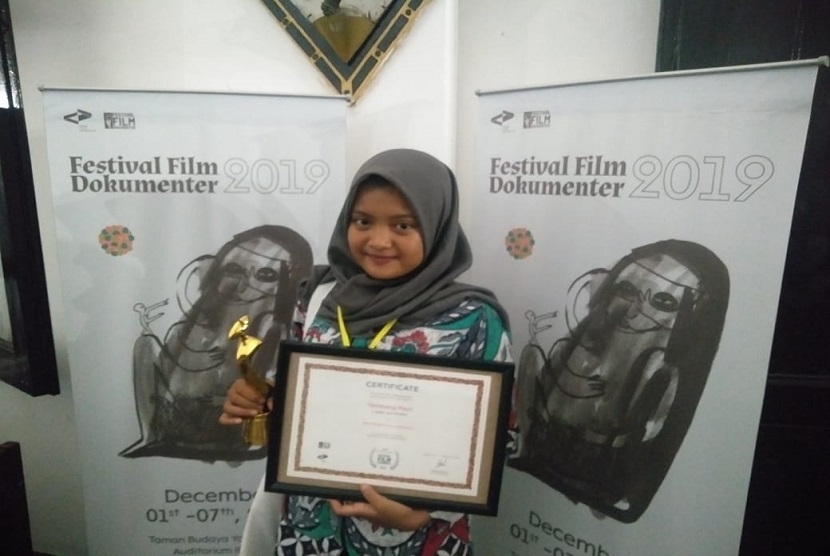 Film bertajuk Tambang Pasir karya pelajar SMA Negeri Bukateja Purbalingga berhasil menyabet film terbaik kategori pelajar dalam ajang Festival Film Dokumenter (FFD) Yogyakarta tahun 2019.