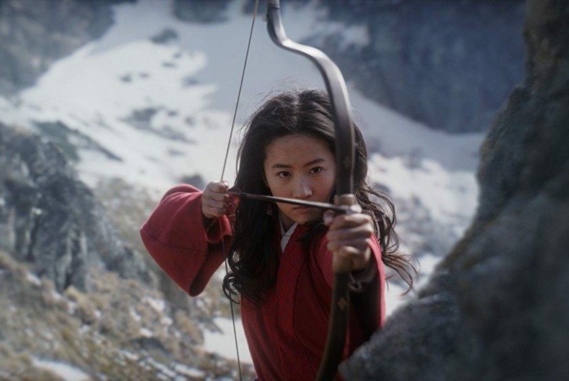 Film Mulan. PG-13 menandakan film Mulan khusus bagi anak di atas 13 tahun.