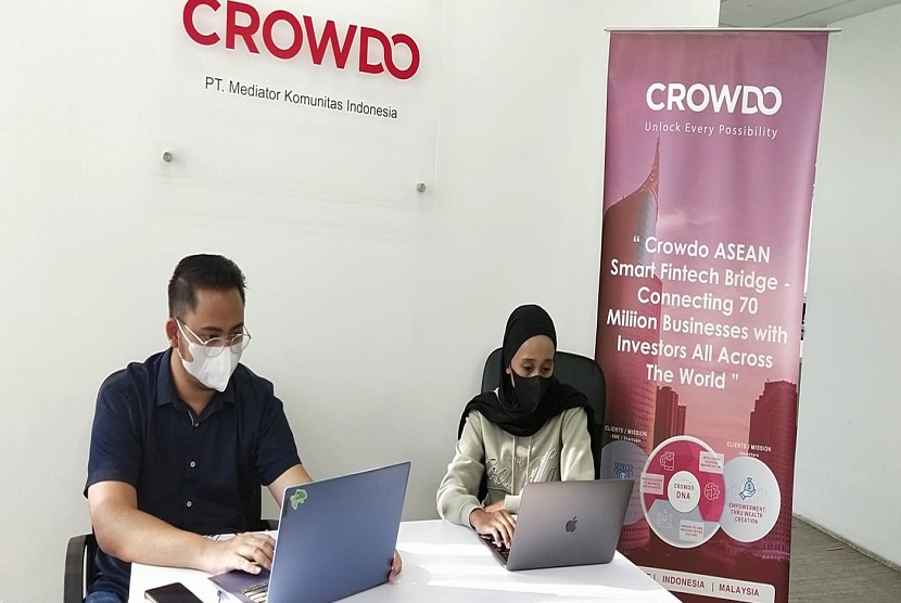  Fintech Crowdo mengumumkan penutupan putaran keuangan Pre-Series B senilai 8 juta dolar Singapura (Rp 84,645 Miliar). Putaran convertible ini dipimpin Bersama oleh para pemegang saham Gobi Partner, Venture Capital dan Ivest Capital Pte Ltd.