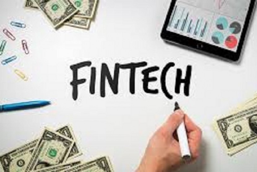 Fintech (ilustrasi). Otoritas Jasa Keuangan (OJK) merilis POJK Nomor 22 Tahun 2022 tentang Kegiatan Penyertaan Modal oleh Bank Umum. Di dalam beleid tersebut, fintech seperti peer to peer (P2P) lending, payment, hingga aggregator bisa mendapatkan penyertaan modal sebesar 35 persen dari perbankan.