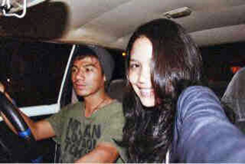  Fitra Rahmadani alias Doyok (kiri), tersangka kasus pembacokan pelajar SMA di Bulungan.