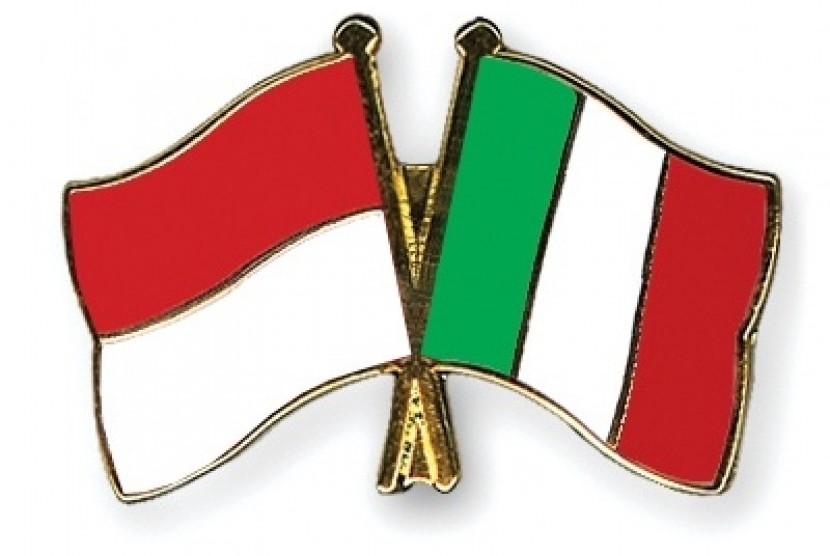 Flags of Indonesia (left) and Italy