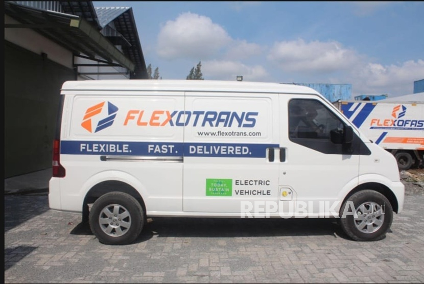 Flexofast, perusahaan penyedia jasa fulfillment dengan gudang utama seluas 14.000 meter persegi. Flexofast memproduksi sendiri bubble wrap dari plastik daur ulang, menggunakan panel surya sebagai pasokan energi, serta mulai beralih ke kendaraan listrik untuk distribusi barang.