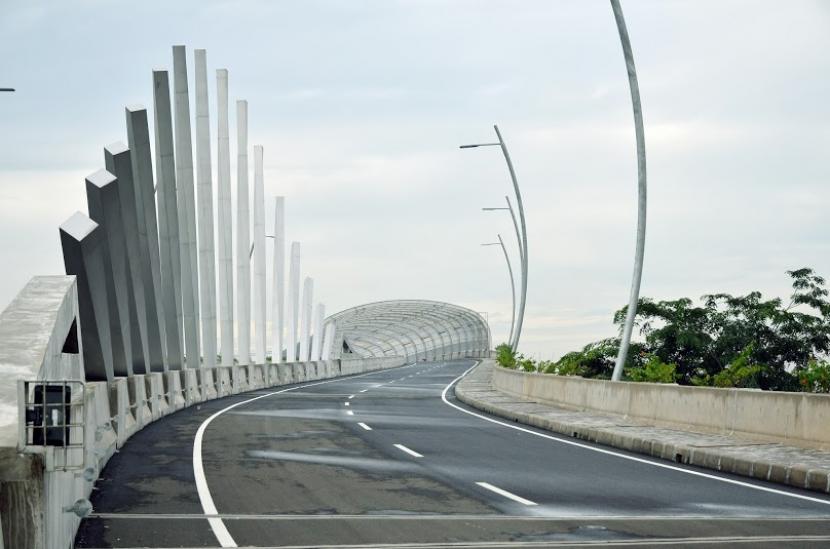 Flyover KH Noer Ali-Summarecon di Kota Bekasi.