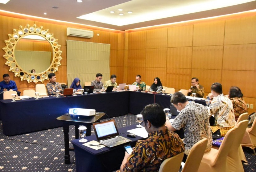 Focus Group Discussion (FGD) bertema “Perubahan UUD NRI Tahun 1945: Haruskah Menunggu Momentum?”, di Samarinda, Kalimantan Timur, Sabtu (27/7).