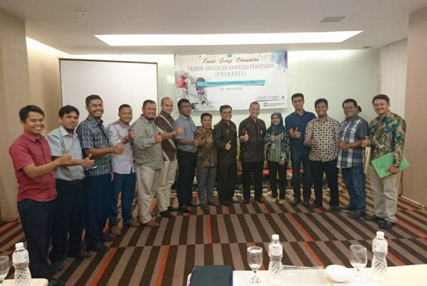 Focus Group Discussion (FGD) yang akan mempertemukan para pelaku Prukades, mitra usaha, pejabat Badan Perencanaan Daerah (Bappeda), hingga pejabat dinas pemberdayaan masyarakat desa (PMD), pengelola BUMDES dan Pendamping Lokal Desa (PLD) di Riau.