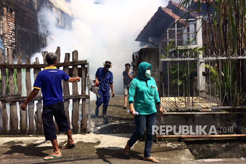 Jakarta Timur Antisipasi DBD di Tujuh Kecamatan Rawan. Fogging di Kelurahan Rambutan, Kecamatan Ciracas, Jakarta Timur (ilustrasi)