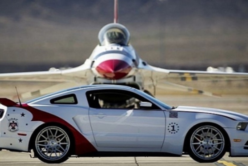 Ford Mustang US Air Force Thunderbirds 2014