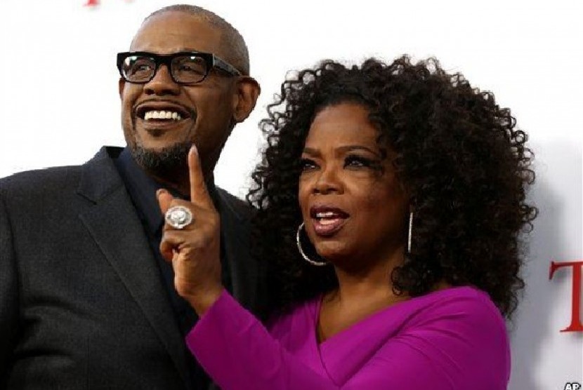 Forest Whitaker (kiri) dan Oprah Winfrey pada acara pemutaran perdana film 