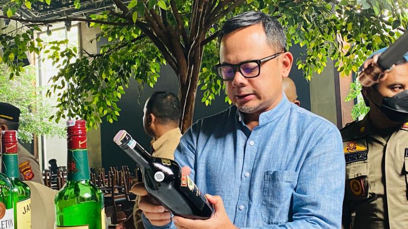 Wali Kota Bogor Bima Arya Sugiarto, memastikan eks-Holywings yang saat ini telah berganti nama menjadi Cafe Cabin telah sesuai aturan. 