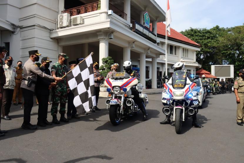 Forkopimda Kota Malang mengadakan kegiatan Patroli Motor Penegakan Protokol Kesehatan di Masyarakat (Pamor Keris), Senin (24/1). 