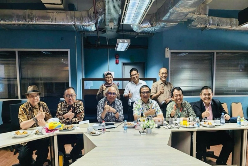 Forum diskusi yang digelar CTIS di Jakarta, pada Rabu (19/11/2025) dengan tema The Threat From Post-Quantum Computing Era. Cyber University sebagai The First Fintech University in Indonesia melihat keamanan computer kuantum sebagai tantangan yang harus segera diantisipasi.