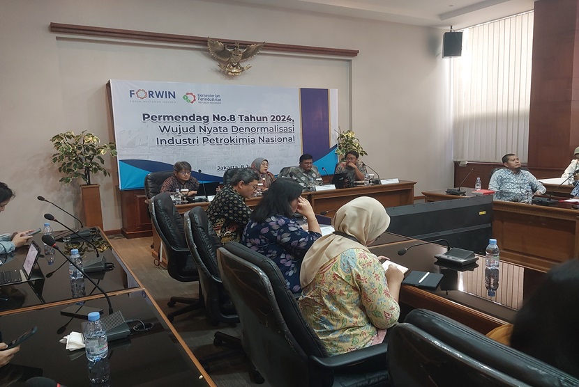 Forum Group Discussion (FGD) bertema Permendag No 8 Tahun 2024, Wujud Nyata Denormalisasi Industri Petrokimia Nasional, Senin (8/7/2024).