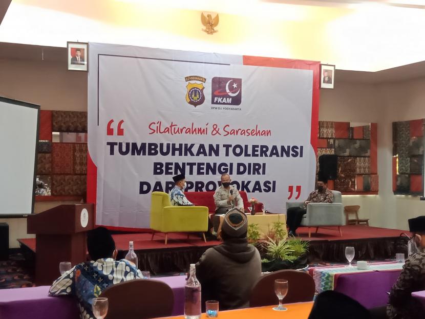 Forum Komunikasi Aktivis Masjid (FKAM) menyelenggarakan acara sarasehan yang bertajuk Tumbuhkan Toleransi Bentengi Diri dari Provokasi di Yogyakarta, Jumat (25/3/2022).