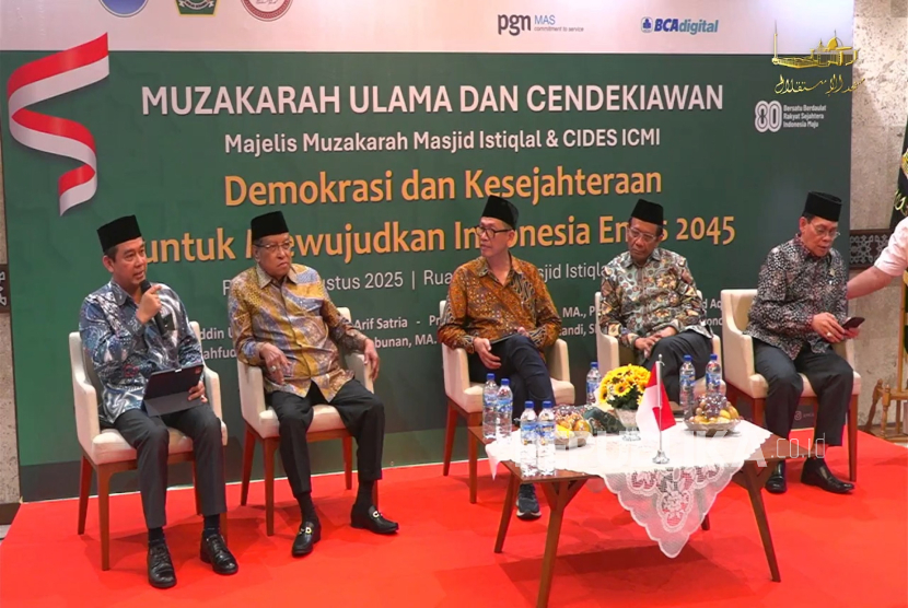 Forum Muzakarah Ulama dan Cendekiawan di Masjid Istiqlal Jakarta, Rabu (27/8/2025), mengundang sejumlah tokoh nasional, termasuk Ketua Umum ICMI Prof Arif Satria, mantan Ketua Umum PBNU KH Said Aqil Siraj, dan mantan menko polhukam Prof Mahfud MD.