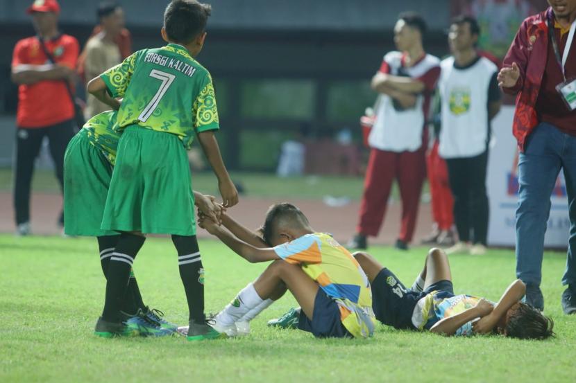 Forum Sepak Bola Generasi Indonesia (FORSGI) menggelar laga Puncak Festival Sepak Bola Forsgi Piala Menpora Cup I di Stadiun Patriot Candrabhaga, Bekasi, pada 22 Oktober 2022.