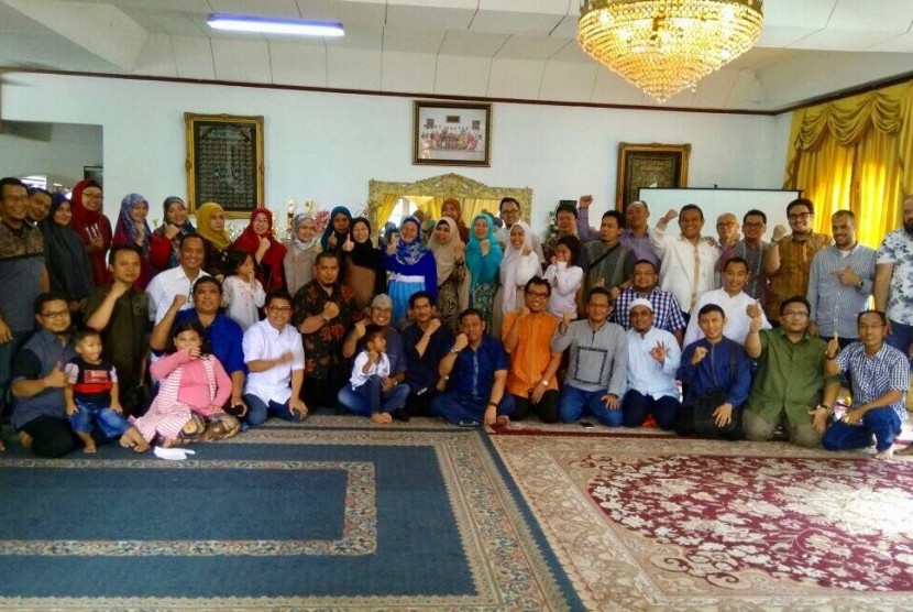 Forum Travel Partner Indonesia (FTPI) menggelar halal bihalal dengan mengusung tema pentingnya sinergitas travel Muslim dalam mengembangkan wisata halal. 