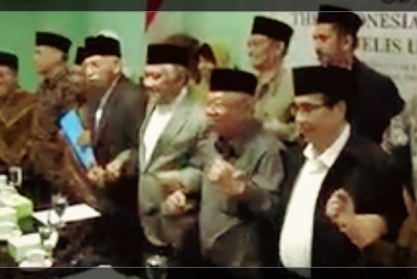 Forum Ukhuwah Islamiyah (FUI) dan Majelis Ulama Indonesia (MUI)