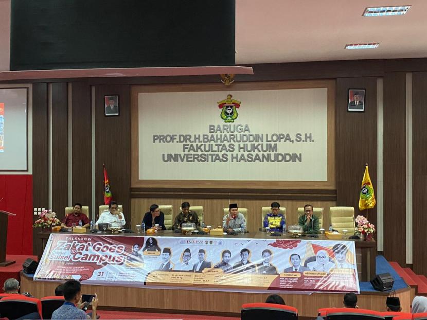 Forum Zakat bersama Fakultas Hukum Universitas Hasanuddin (Unhas) menggelar Zakat goes to Campus Optimalisasi Gerakan Zakat di Sulawesi Selatan, Mahasiswa Bisa Apa?, di Universitas Hasanuddin.