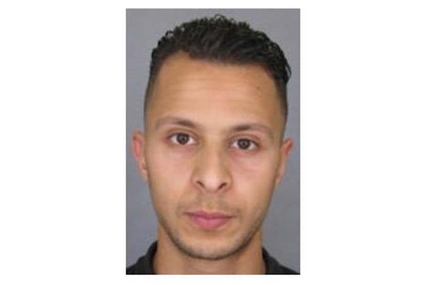 Foto Abdeslam Salah, tersangka serangan teror Paris, dirilis Kementerian Dalam Negeri Prancis pada Ahad (15/11). 